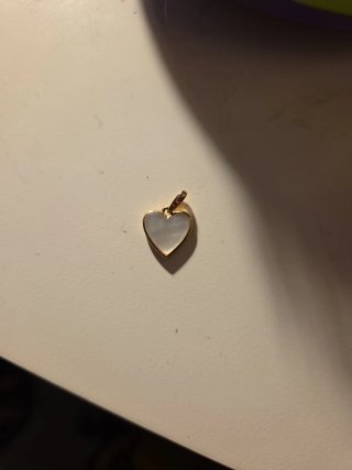 Charm Corazón de Nácar y Oro 18k