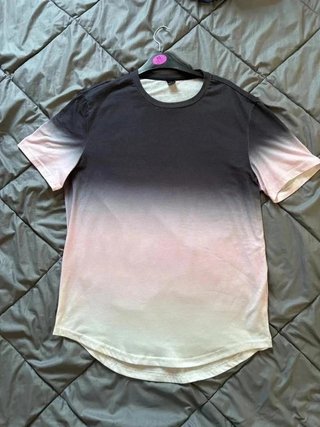 Camiseta Shein degradado negro y rosa talla S