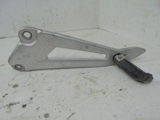 Yamaha 31821 estribera trasera izquierda ybr 125 .