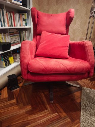 Sillón Orejero de Terciopelo Rojo