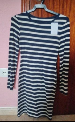 Vestido de rayas azul y blanco
