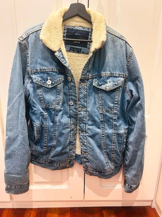 Cazadora Vaquera Zara con Borreguito
