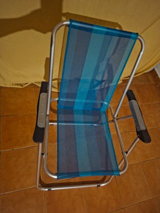 Silla de playa plegable azul de aluminio