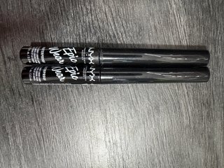 2 Eyeliners NYX Epic Wear