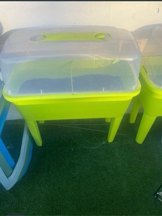 2 Jardineras de Plástico con Tapa
