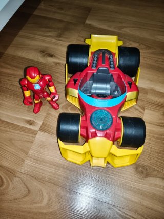 Coche de Iron Man con Figura