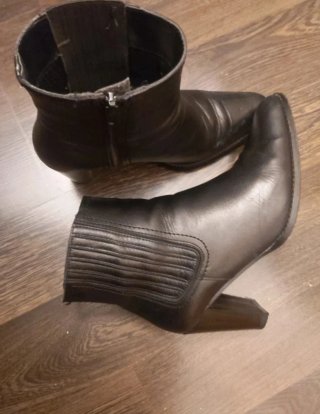 Botines de piel negros