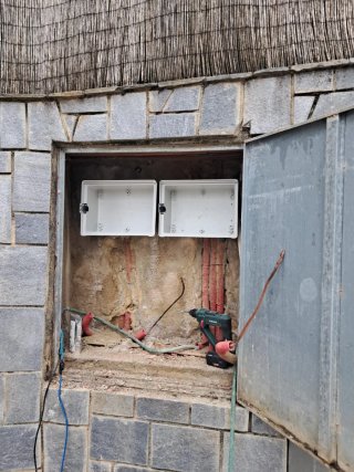 ACOMETIDA ELÉCTRICA