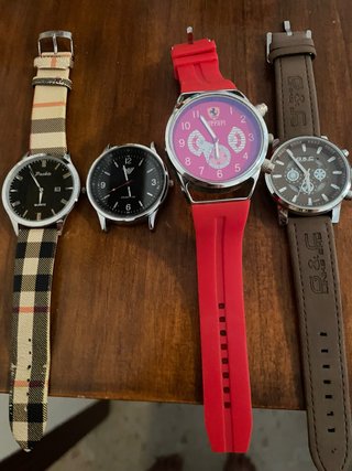 Lote de 4 relojes de pulsera