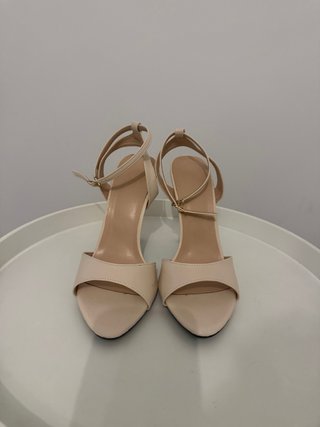 Zapatos de tacón beige