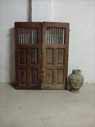 Ventana Antigua de Madera con Palilleria 109x86cm