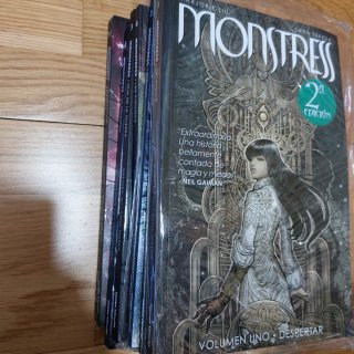 Comics Monstress