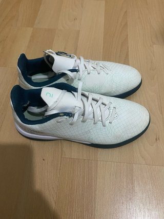 Zapatillas de fútbol y deporte Kipsta
