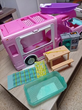 Caravana Barbie con Accesorios