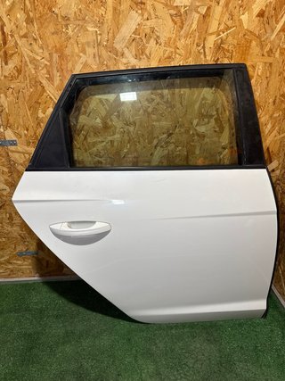Puerta Trasera Derecha Seat León ST