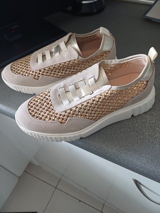 Zapatillas Mujer Beige y Doradas