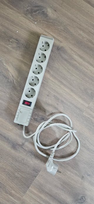Regleta de 5 enchufes con interruptor, 2 metros