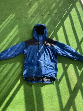 Chaqueta The North Face Gore-Tex Azul y Negro