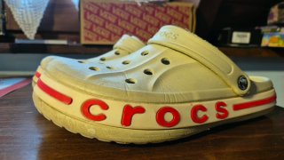 Crocs Beige para Hombre
