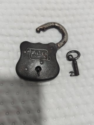 Candado Antiguo Miller con Llave fabricado en usa