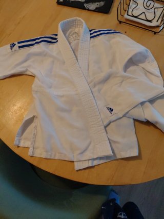 Judogi Adidas Evolution J200E Blanco
