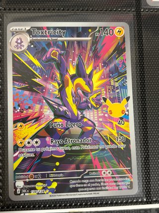 Carta Pokémon Toxtricity 30 Aniversario