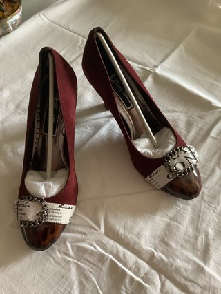 Zapatos Granates y Animal Print Talla 40