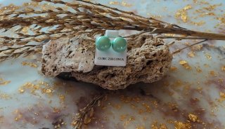 Pendientes de bola verde menta nacarado