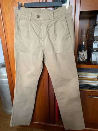 Pantalón chino beige Scalpers