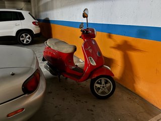 Vespa LX 125 i.e. Roja