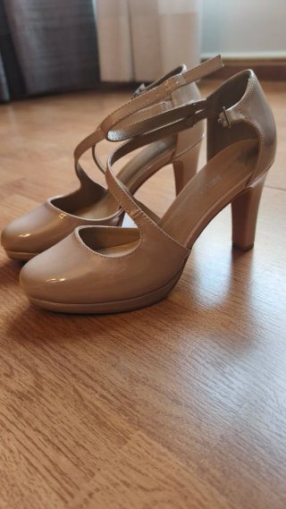 Zapatos de fiesta beige