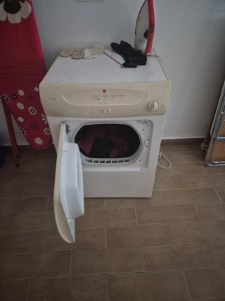 Secadora Automática Blanca y Beige