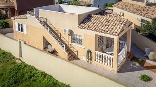 Chalet en venta en La Siesta - El Salado - Torreta en Torrevieja