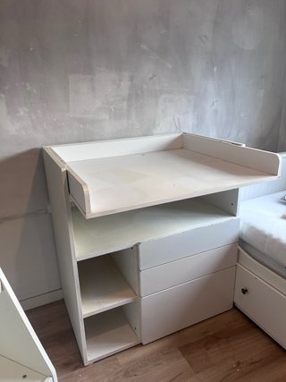 Cambiador y Librería Infantil IKEA