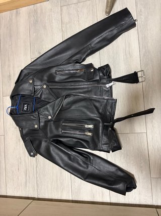 Chaqueta de cuero Zara negra