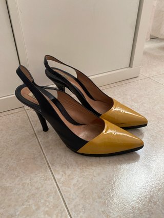 Zapatos de tacón bicolor