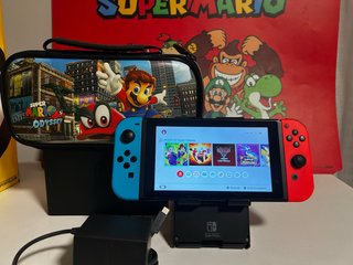 Nintendo Switch con Funda Super Mario