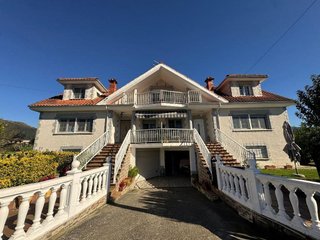 Casa pareada en venta en San Felices de Buelna