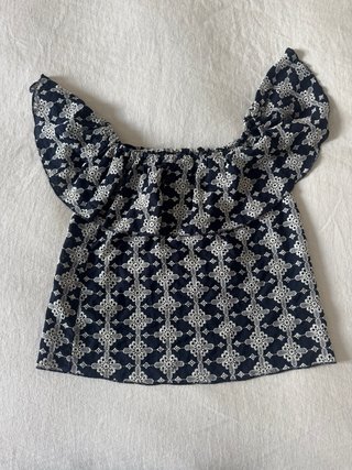 Top Zara Azul Marino y Blanco Bordado