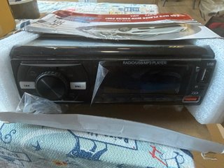 Autorradio con USB y lector de tarjetas