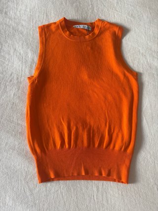 Top de punto sin mangas naranja Zara