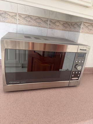 Microondas Panasonic Inverter con Grill
