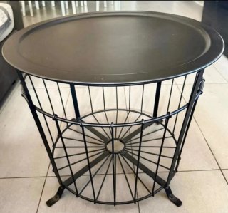 Mesa auxiliar IKEA KVISTBRO negra