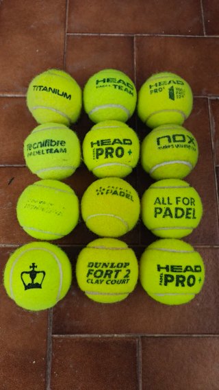 12 Pelotas de Pádel Variadas