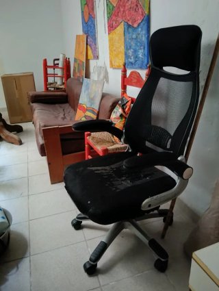 Silla de escritorio giratoria negra
