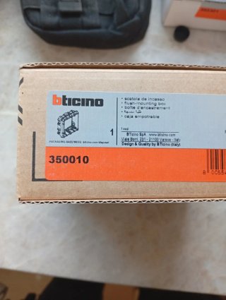 Caja de Empotrar Bticino 350010.