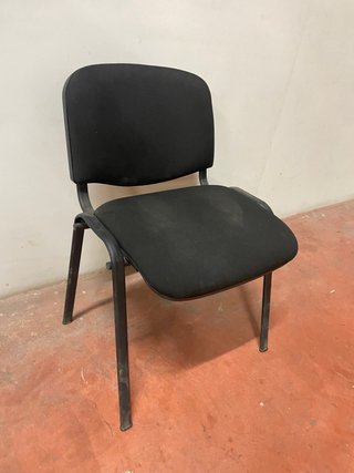 Silla de oficina negra