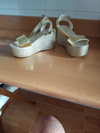 Sandalias con Plataforma Doradas