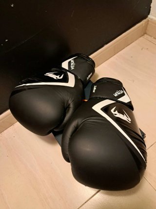 Guantes de Boxeo Venum Negros