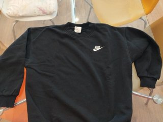 Sudadera Nike Negra sin capucha. T.137-146